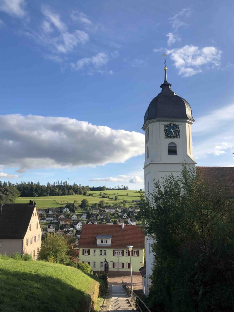 Blick auf Kirche in Altensteig