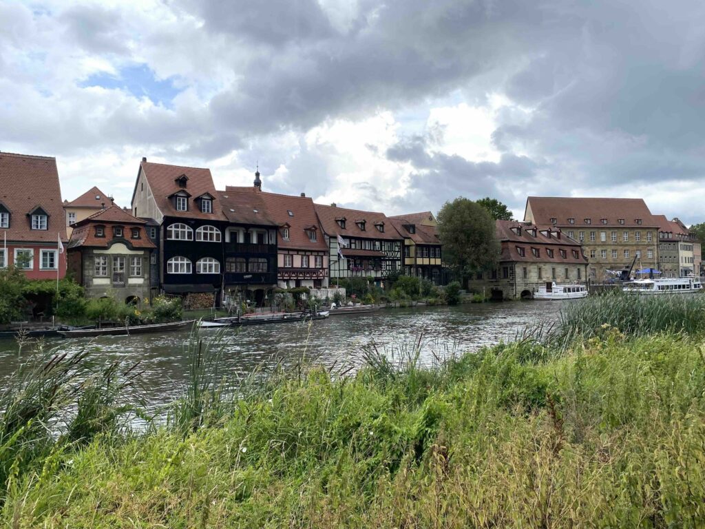 Klein Venedig in Bamberg. Häuserreihe direkt am Fluss.