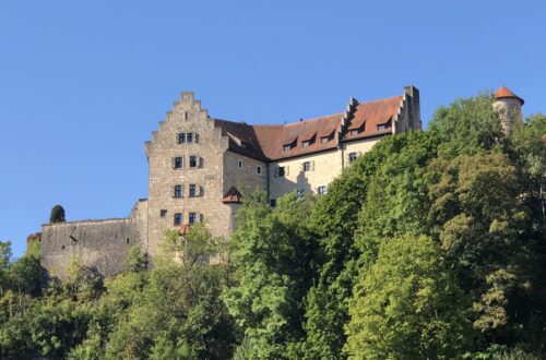 Blick von weiten auf die Bug Rabenstein