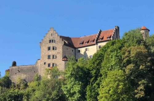 Blick von weiten auf die Bug Rabenstein