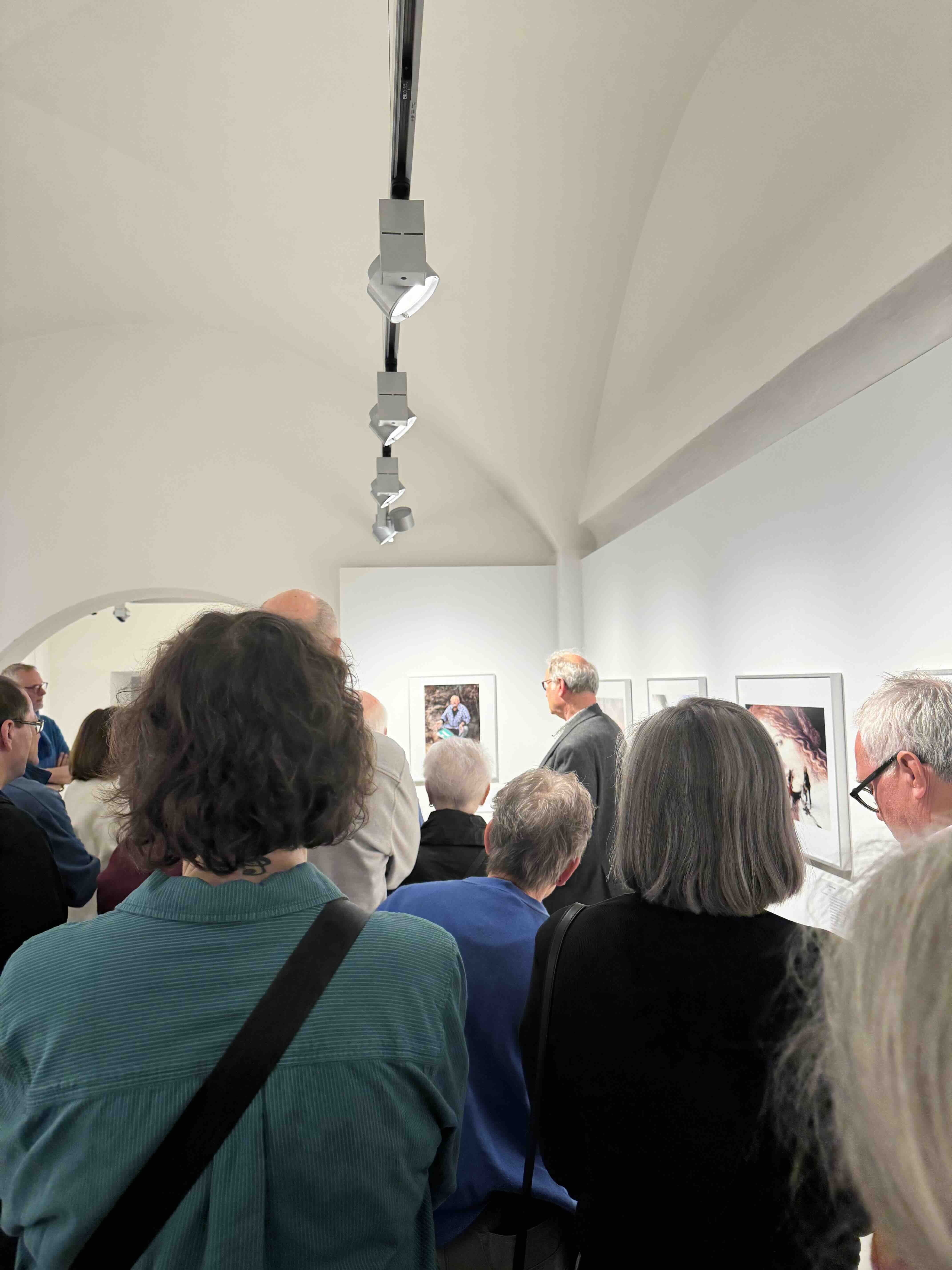 Führung mit Günter Distler und Stefan Hippel durch die Ausstellung 72 Augenblicke