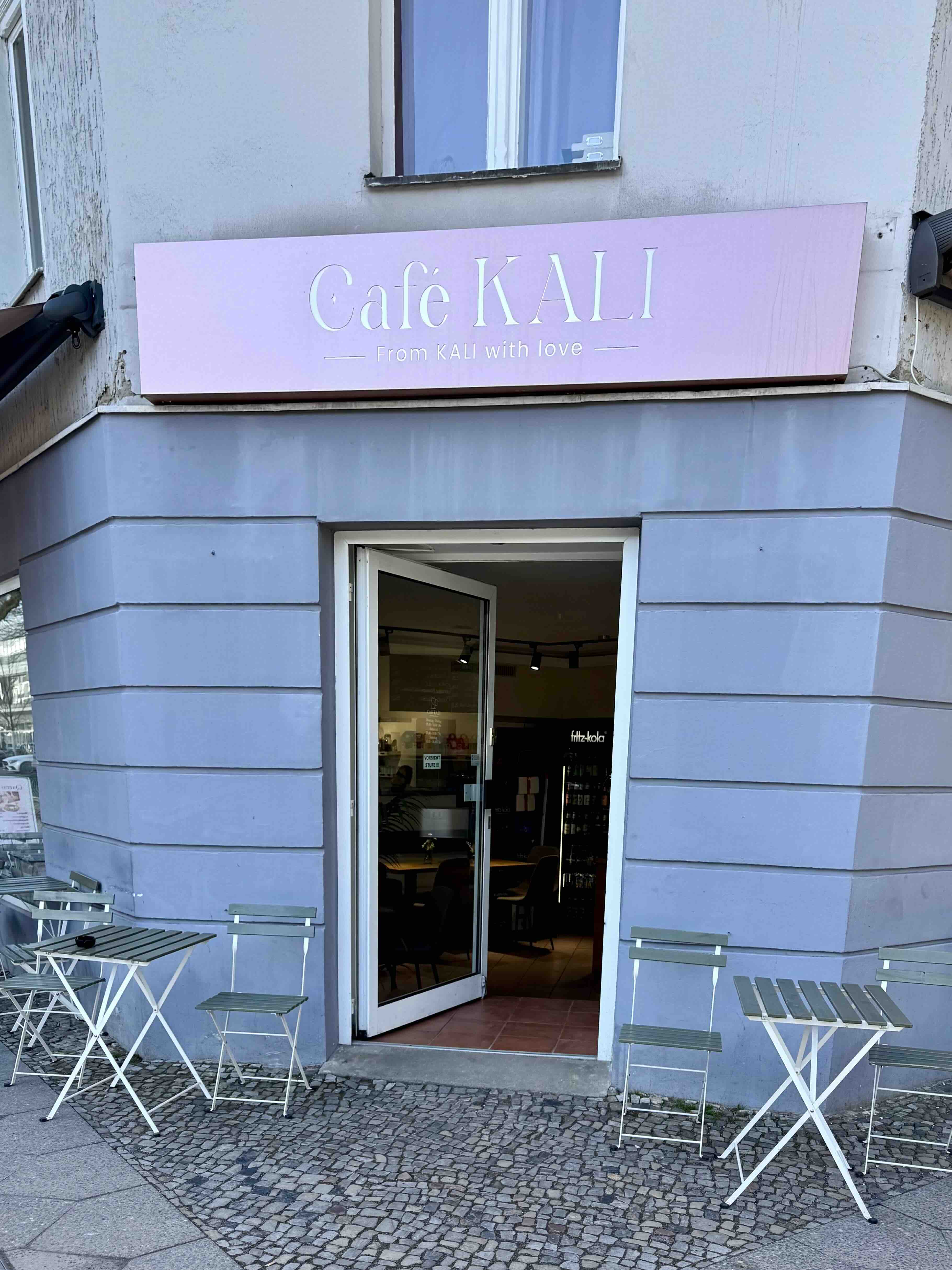 Café KALI in der Schillerstraße in Berlin Charlottenburg