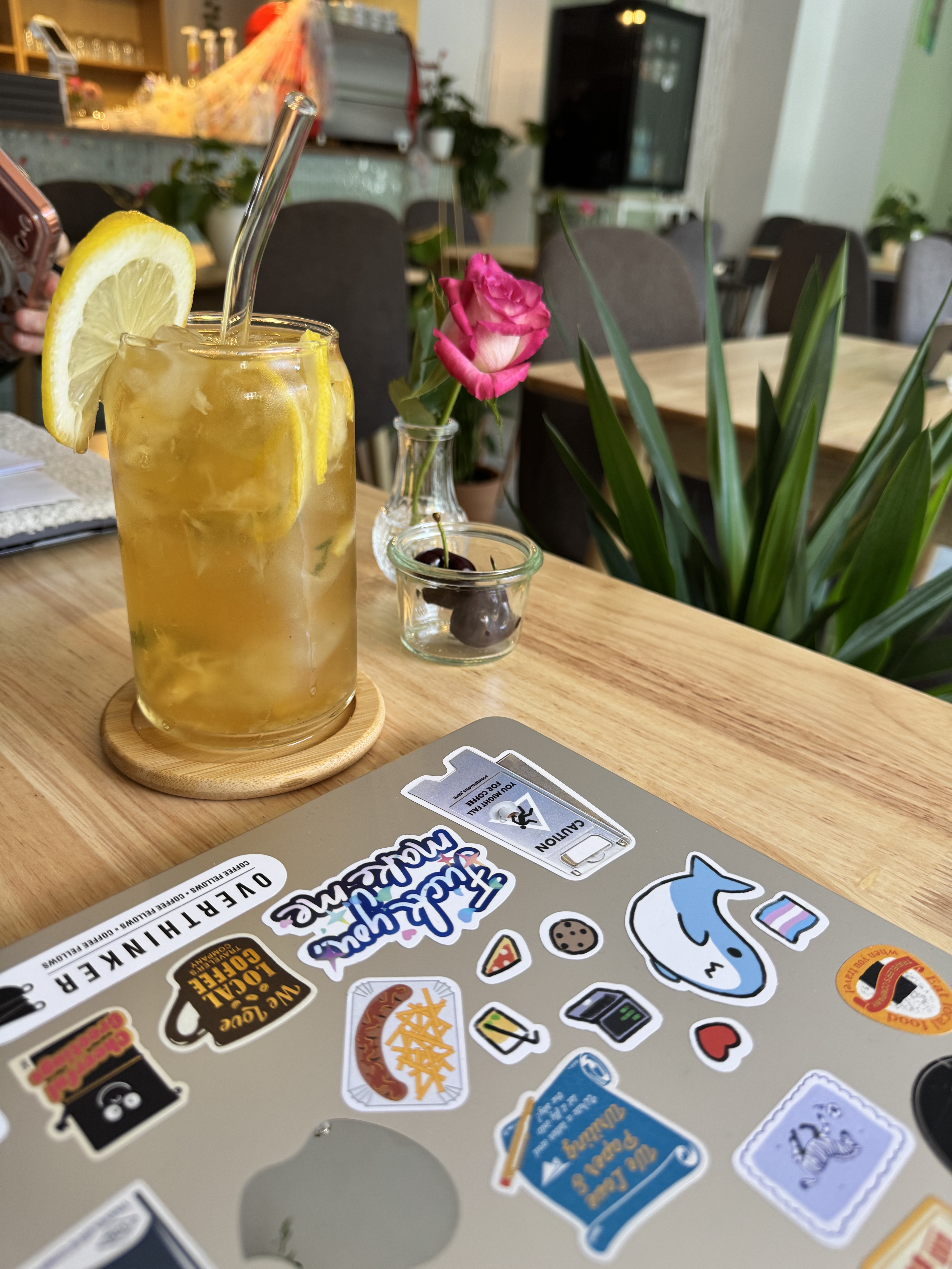 Zitronen-Oolong-Eistee im Café Flowermoon Nürnberg