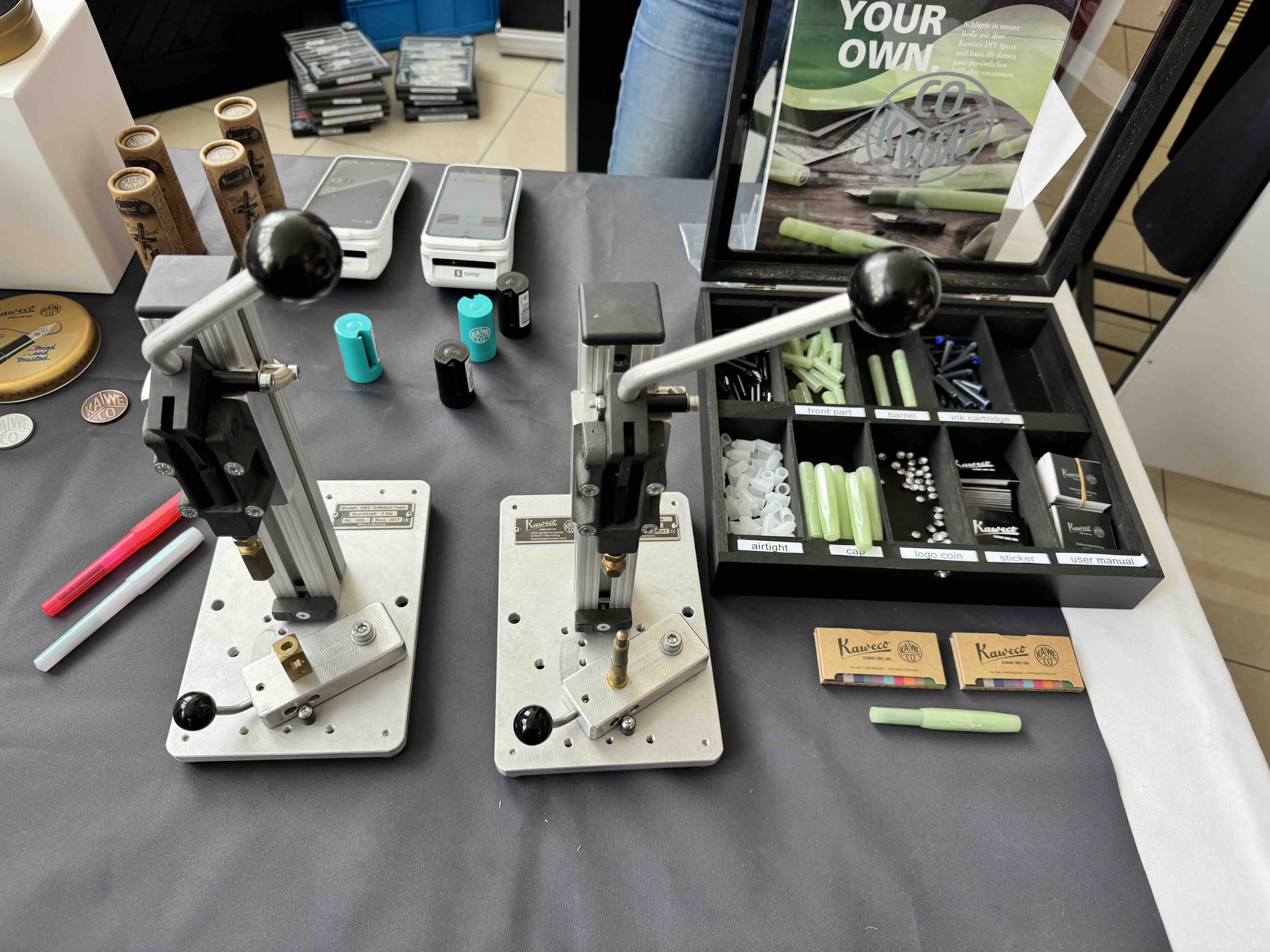 Kaweco DIY Sport Glow Einzelteile und Montagestation